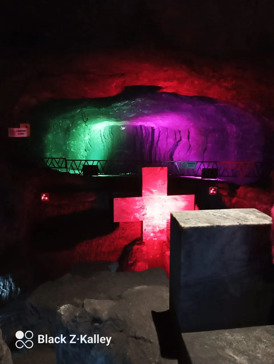 Cruz subterránea en la Catedral de Sal de Zipaquirá