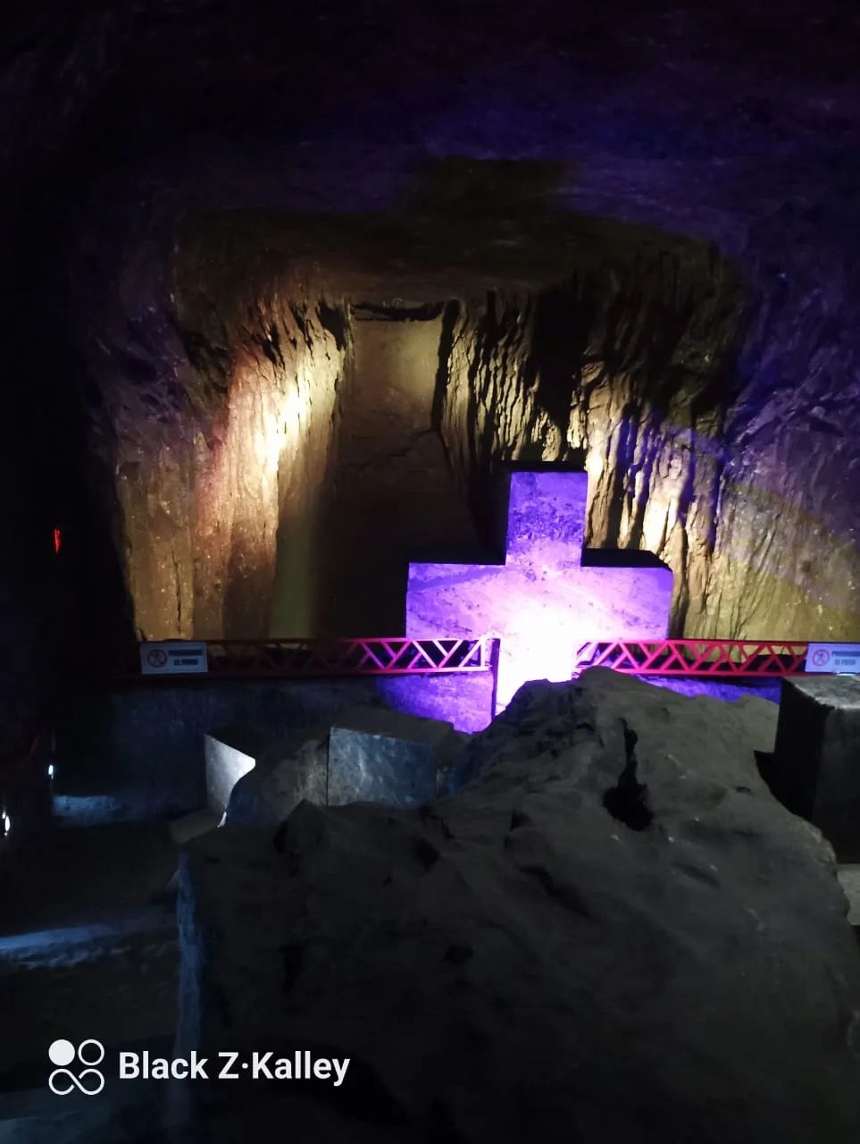 Cruz subterránea en la Catedral de Sal de Zipaquirá