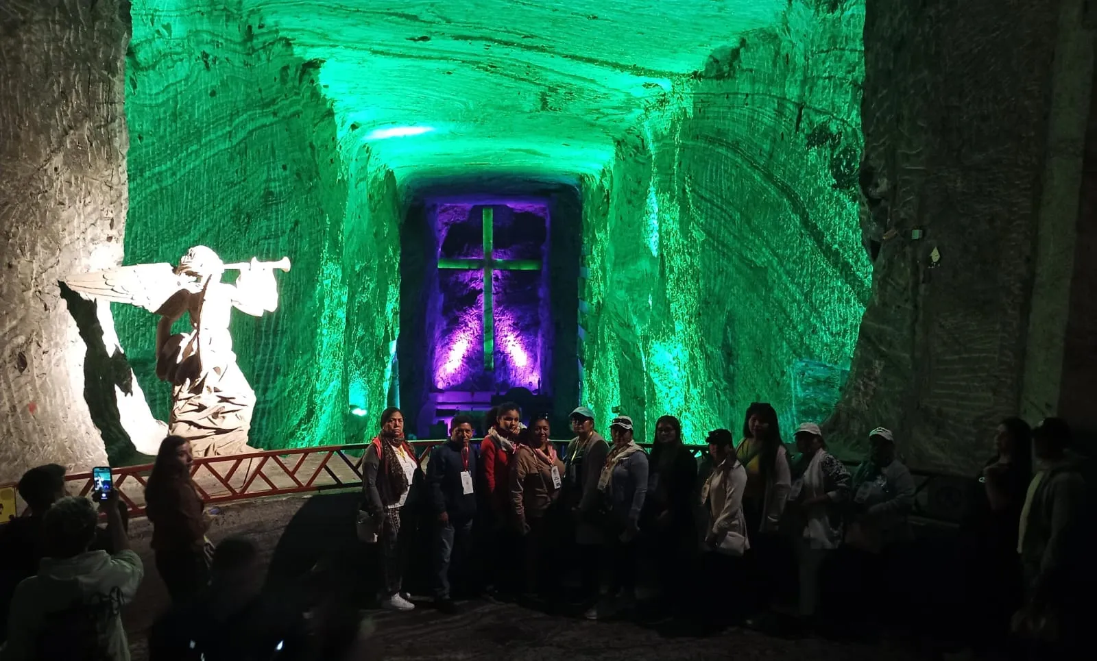 Cruz subterránea en la Catedral de Sal de Zipaquirá